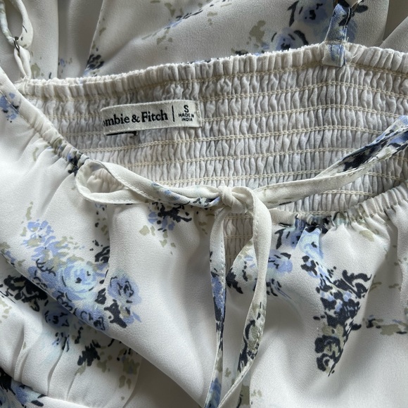 Abercrombie & Fitch floral dress. Size S - Picture 4 of 4